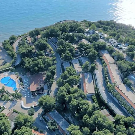 Villaggio La Giara 3*